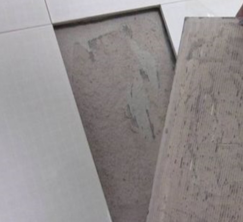 贵池瓷砖空鼓维修公司分享瓷砖铺贴时如果打浆（即涂抹在瓷砖背面和基层上的砂浆或瓷砖胶）过少，会带来以下问题